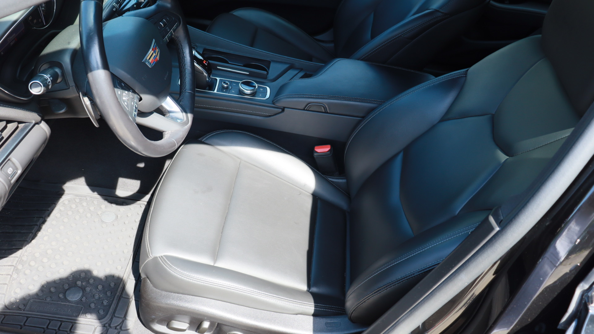 2020 Cadillac CT5 350T completo