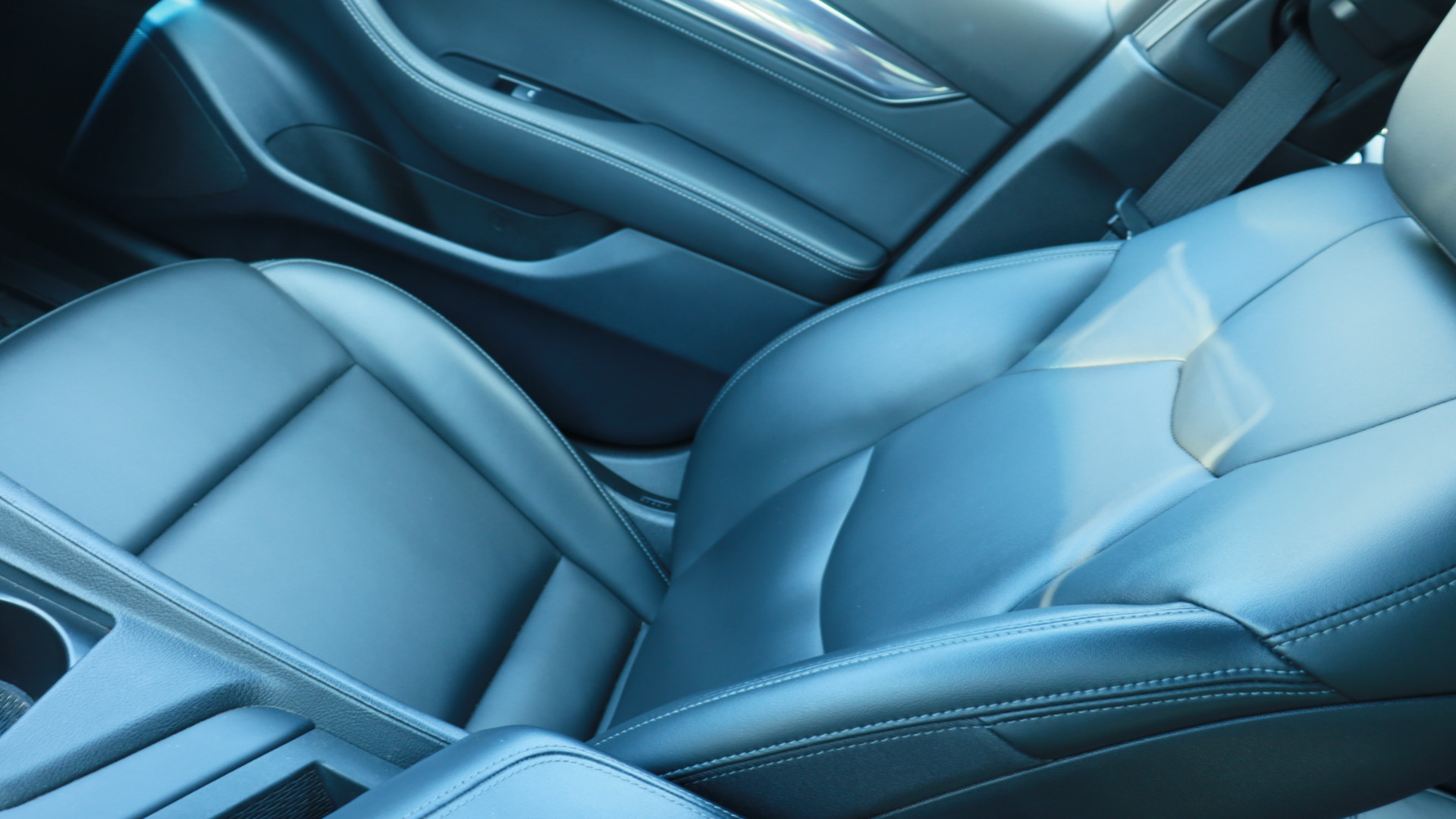 2020 Cadillac CT5 350T completo