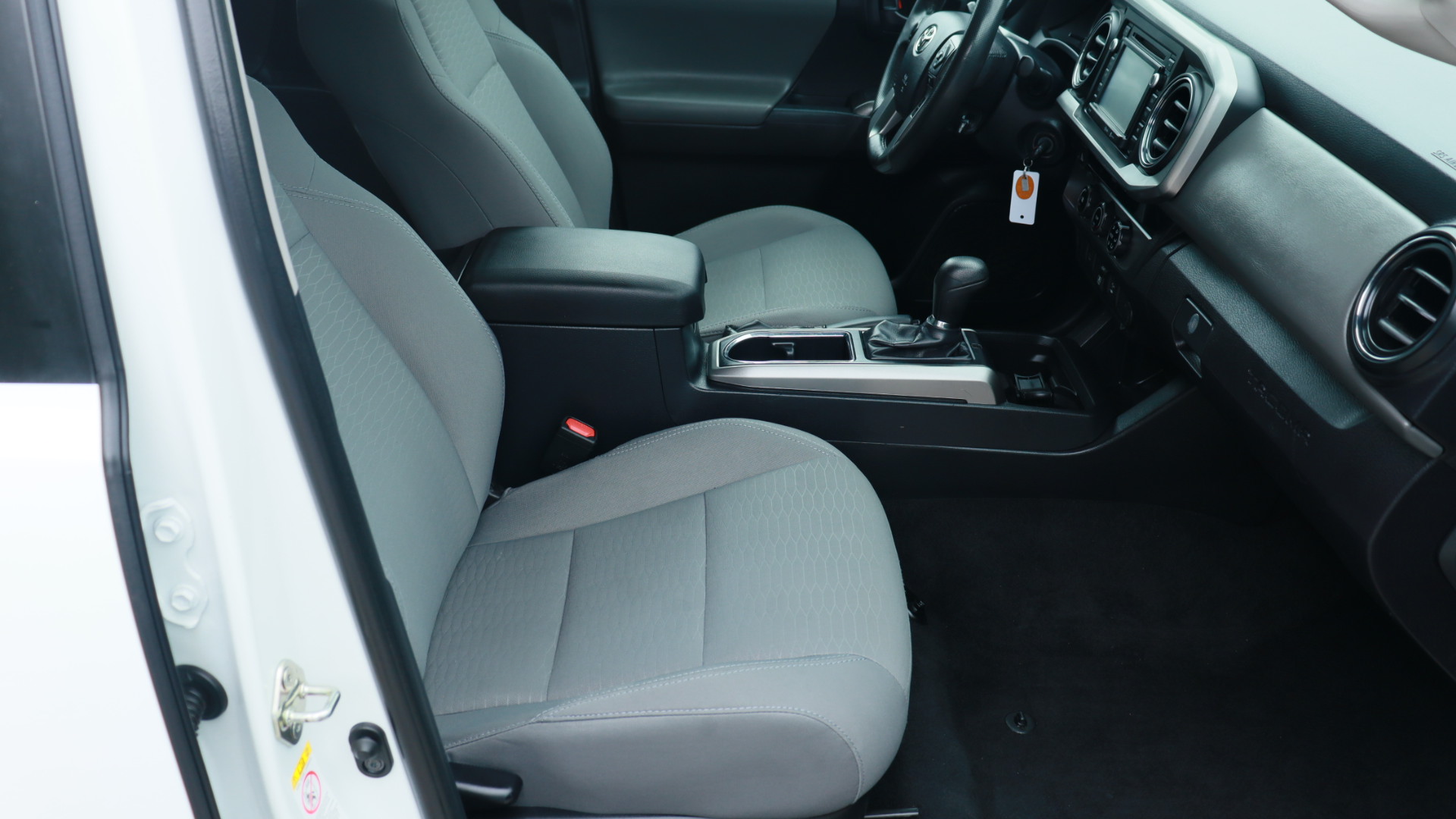 2018 Toyota Tacoma SR5 2WD completo