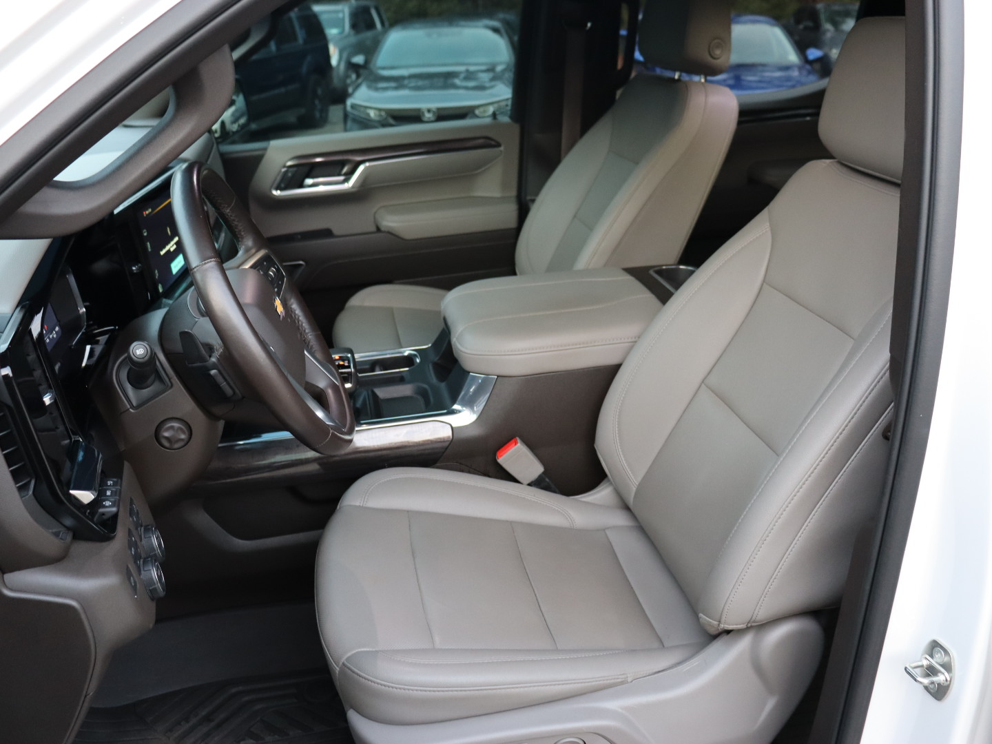 2023 Chevrolet Silverado 1500 LTZ Crew Cab 4WD completo