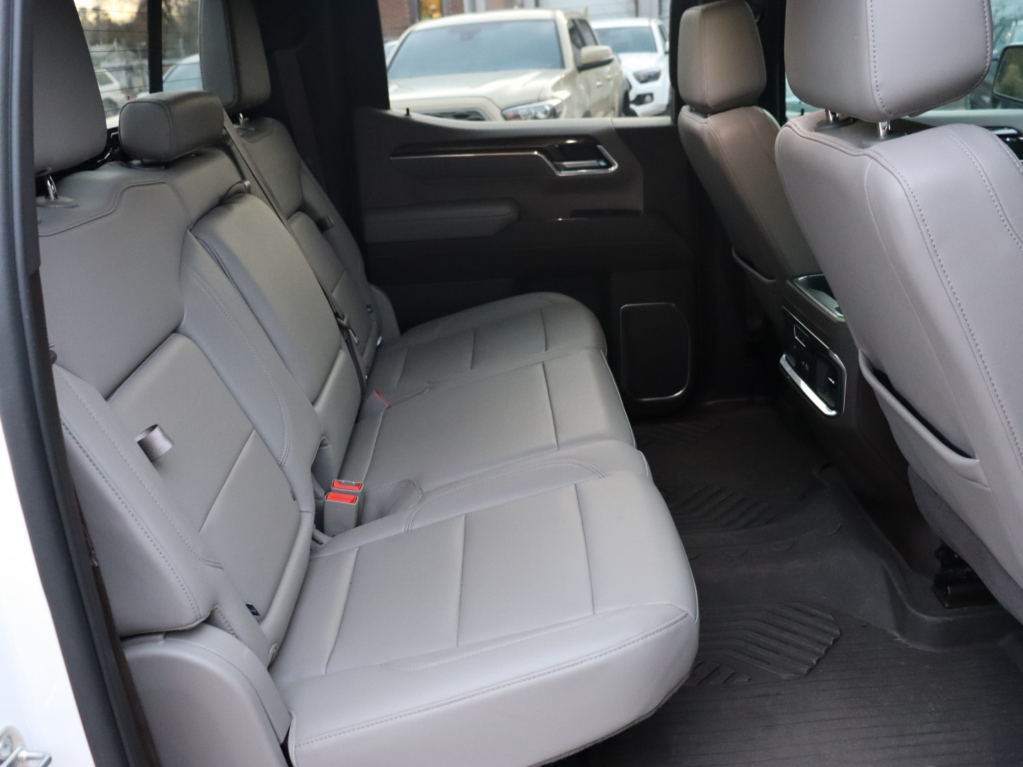 2023 Chevrolet Silverado 1500 LTZ Crew Cab 4WD completo