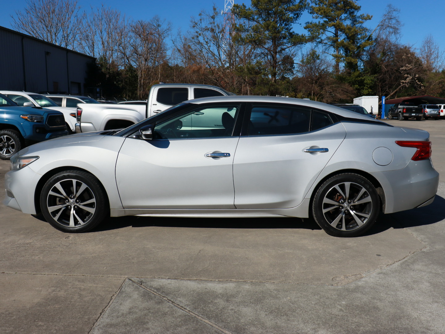 2017 Nissan Maxima SV completo