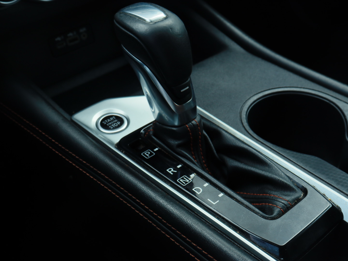 2020 Nissan Maxima SR completo