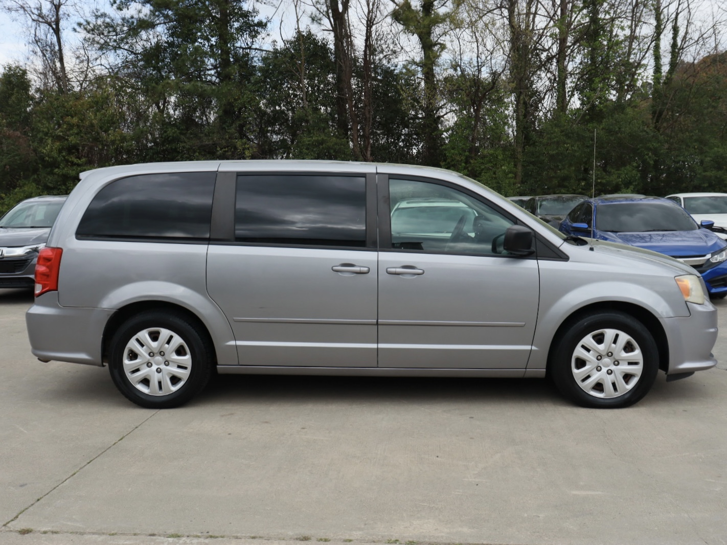 2014 Dodge Grand Caravan SE completo