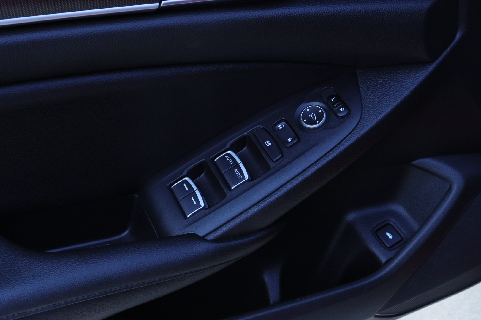 
								2021 Honda Accord Special Edition full									