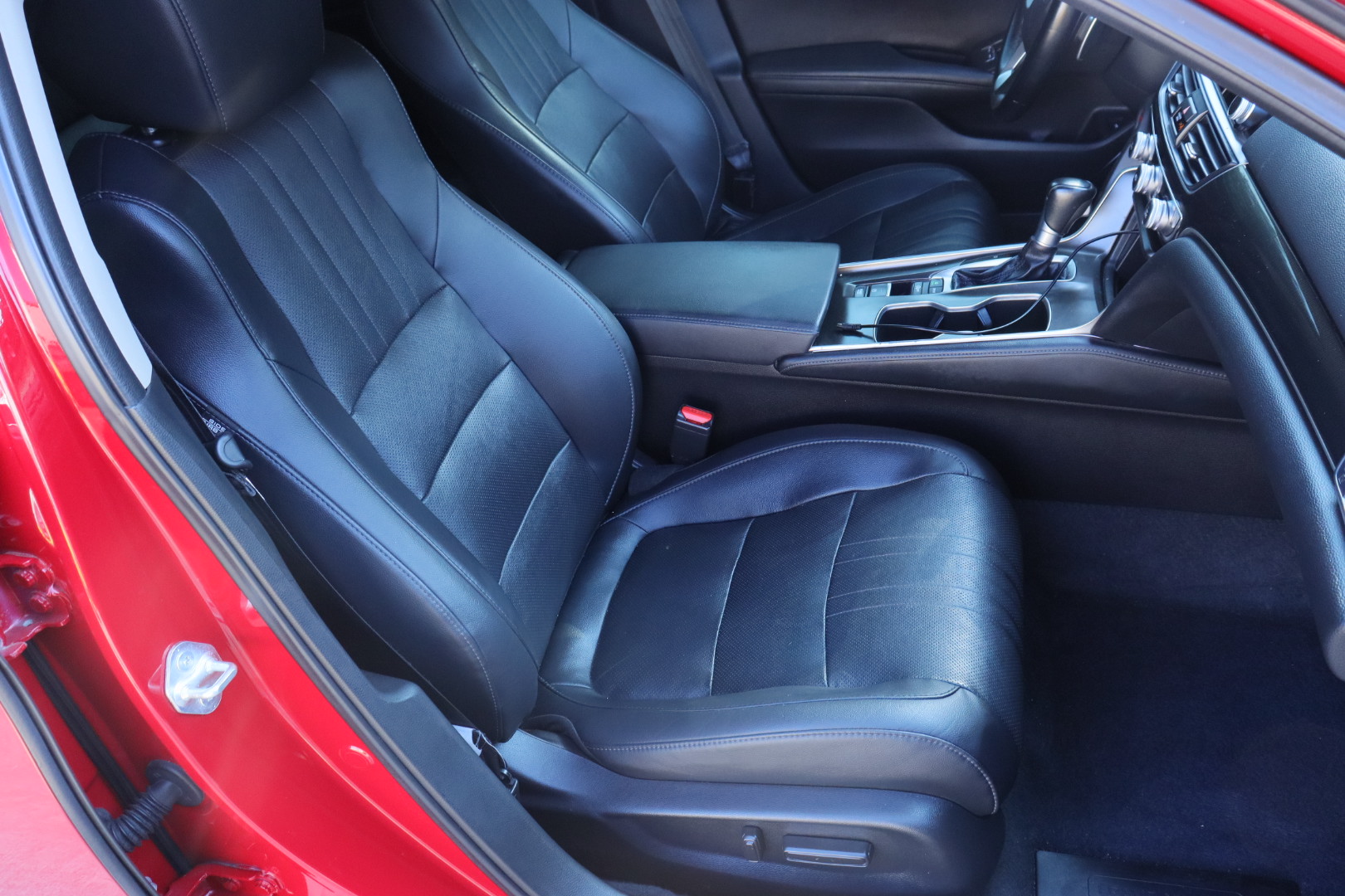 
								2021 Honda Accord Special Edition full									