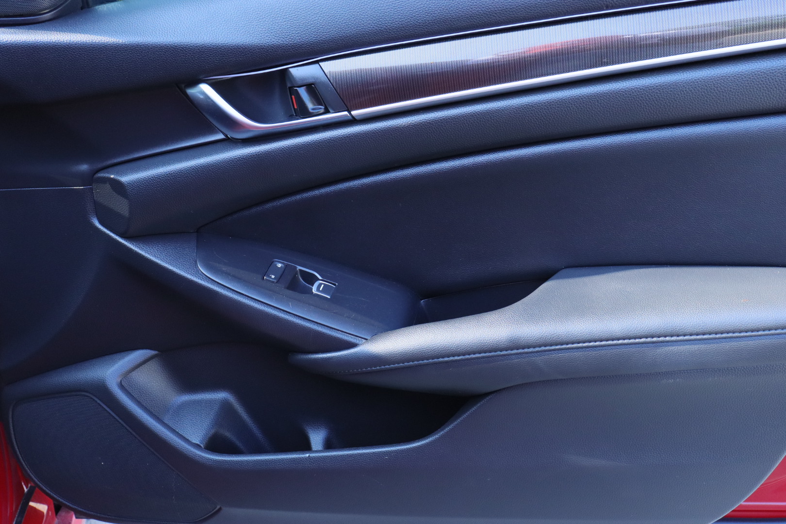 
								2021 Honda Accord Special Edition full									