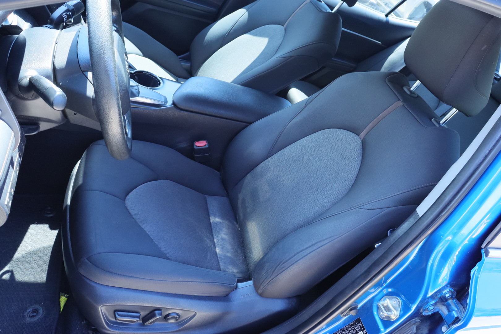 
								2020 Toyota Camry LE full									
