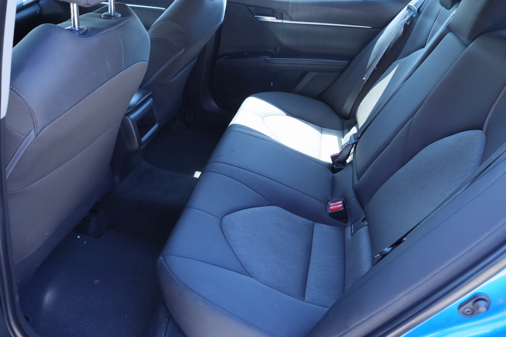 
								2020 Toyota Camry LE full									