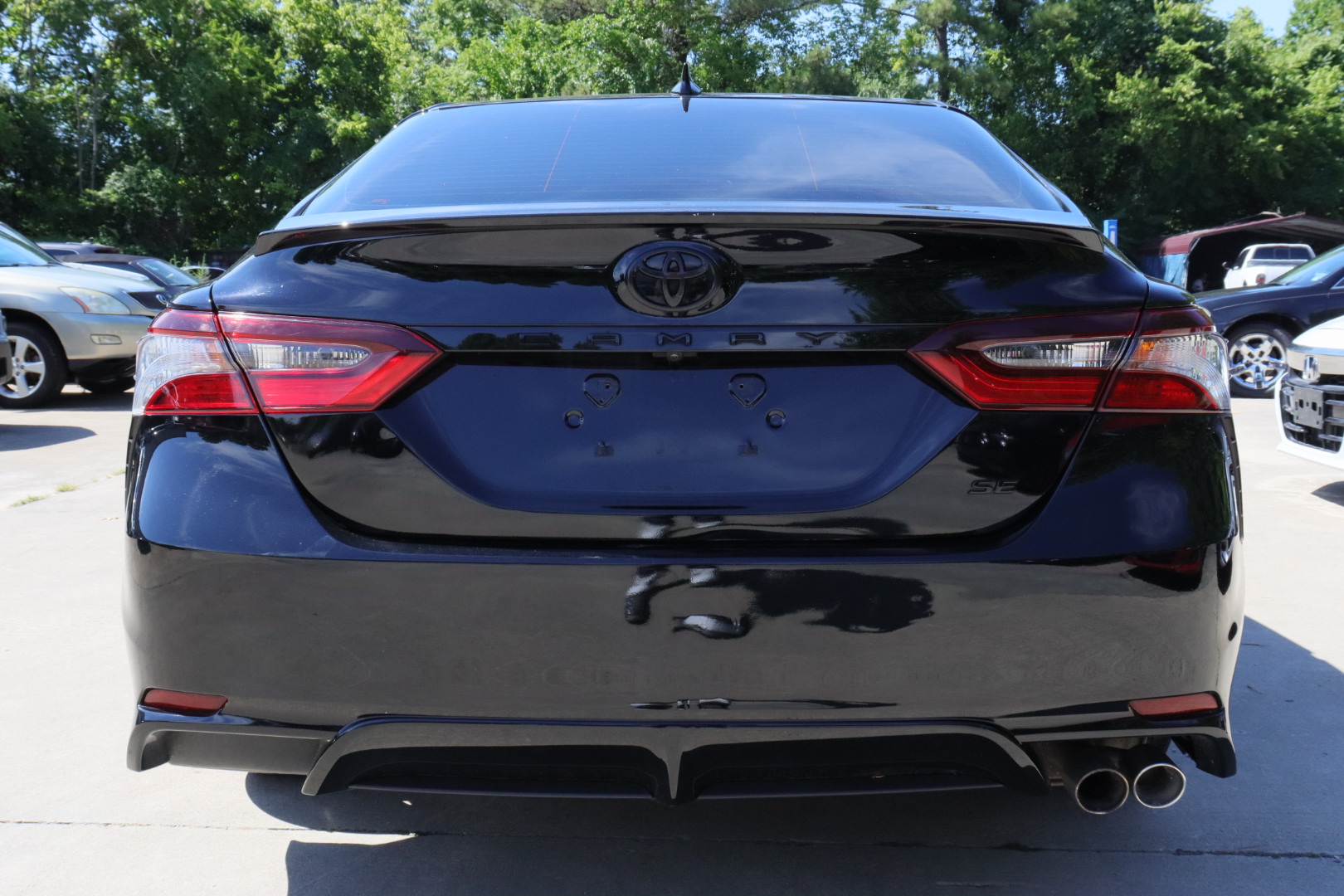 
								2023 Toyota Camry SE full									