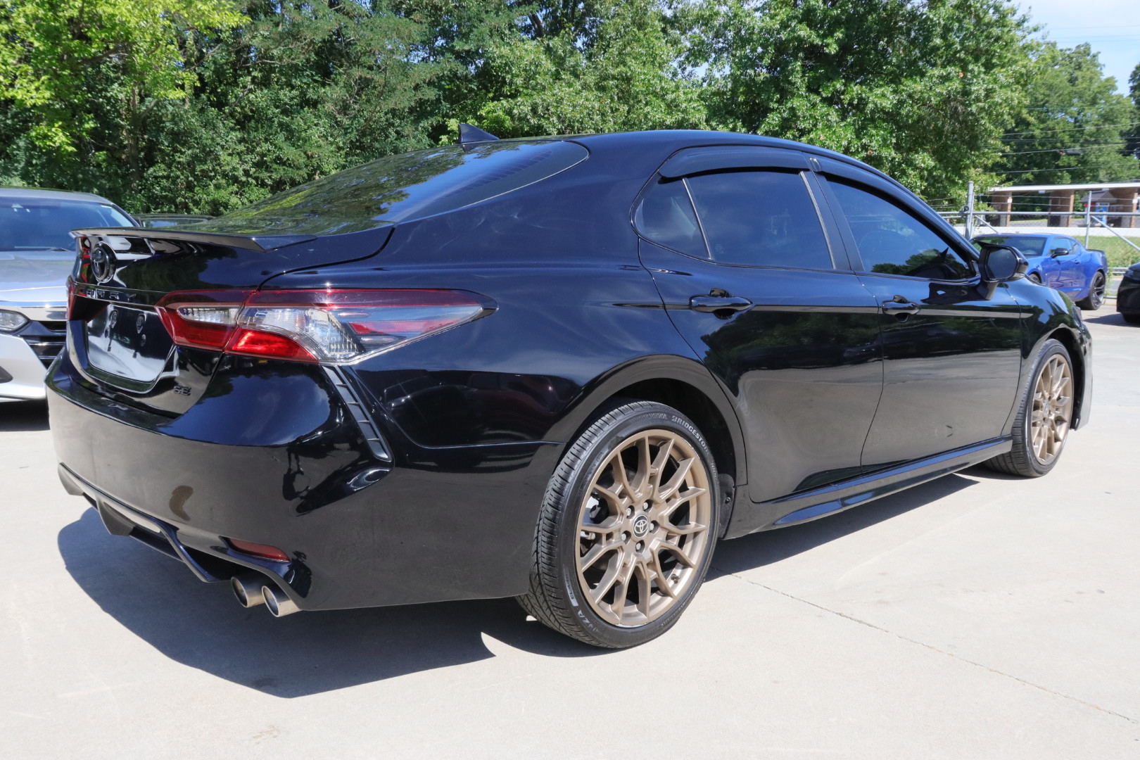 
								2023 Toyota Camry SE full									