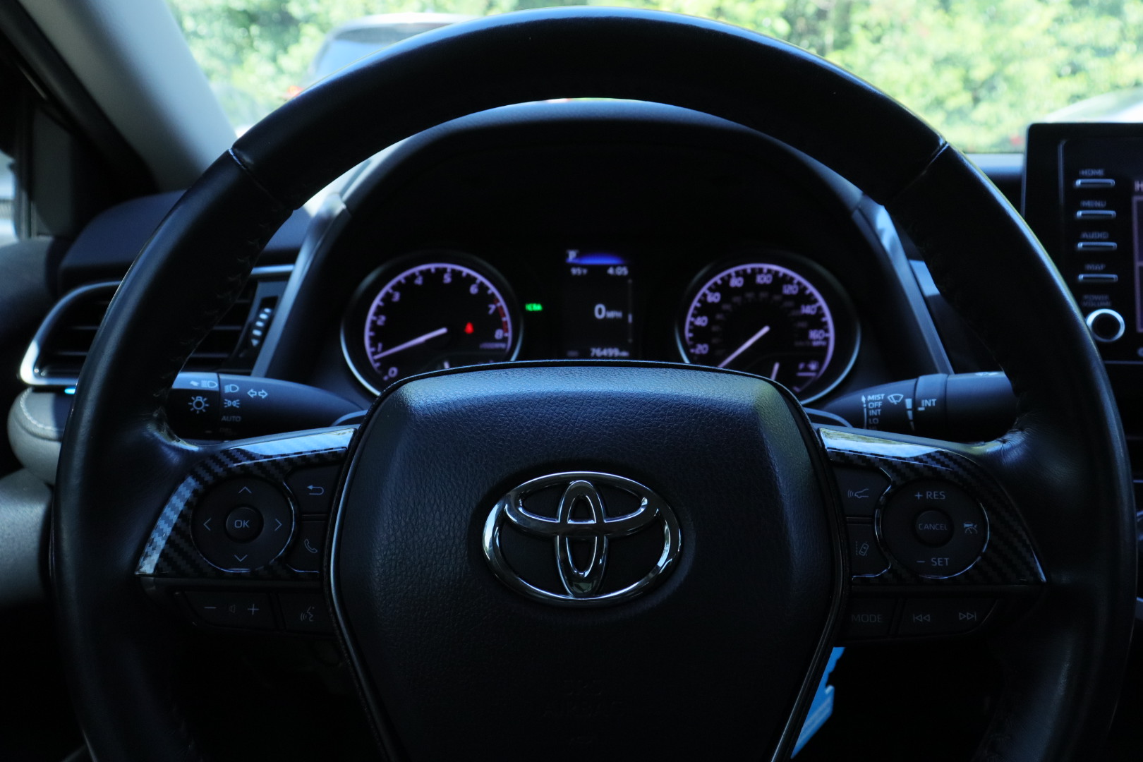 
								2023 Toyota Camry SE full									