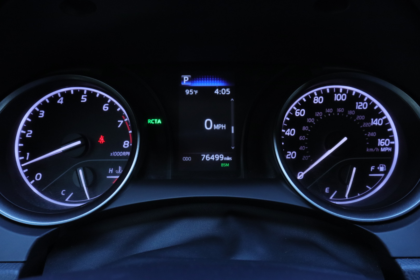 
								2023 Toyota Camry SE full									