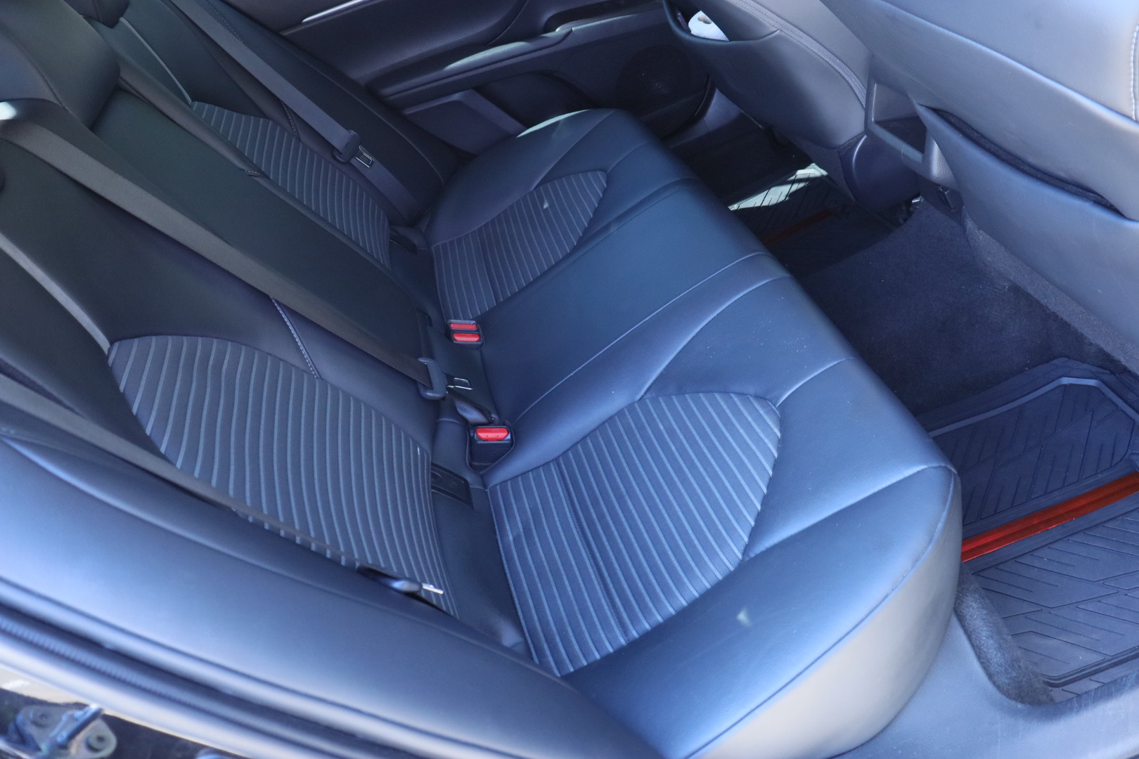 
								2023 Toyota Camry SE full									