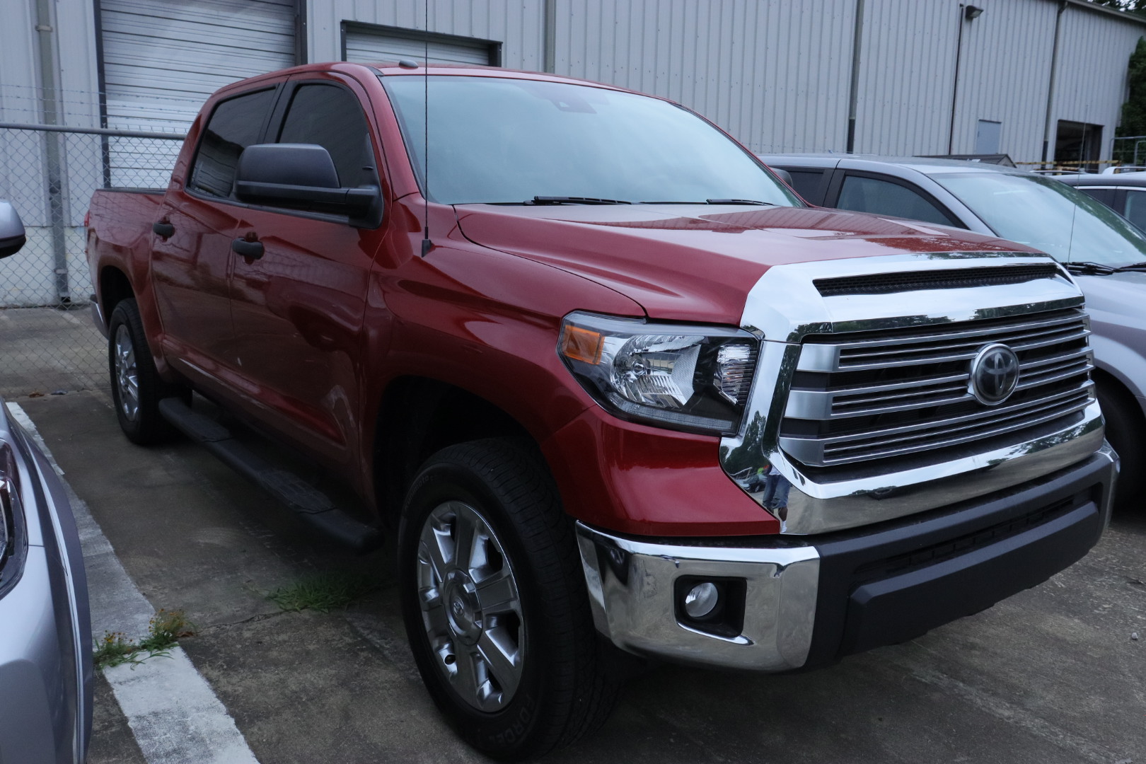 
								2019 Toyota Tundra SR5 Crew Cab full									